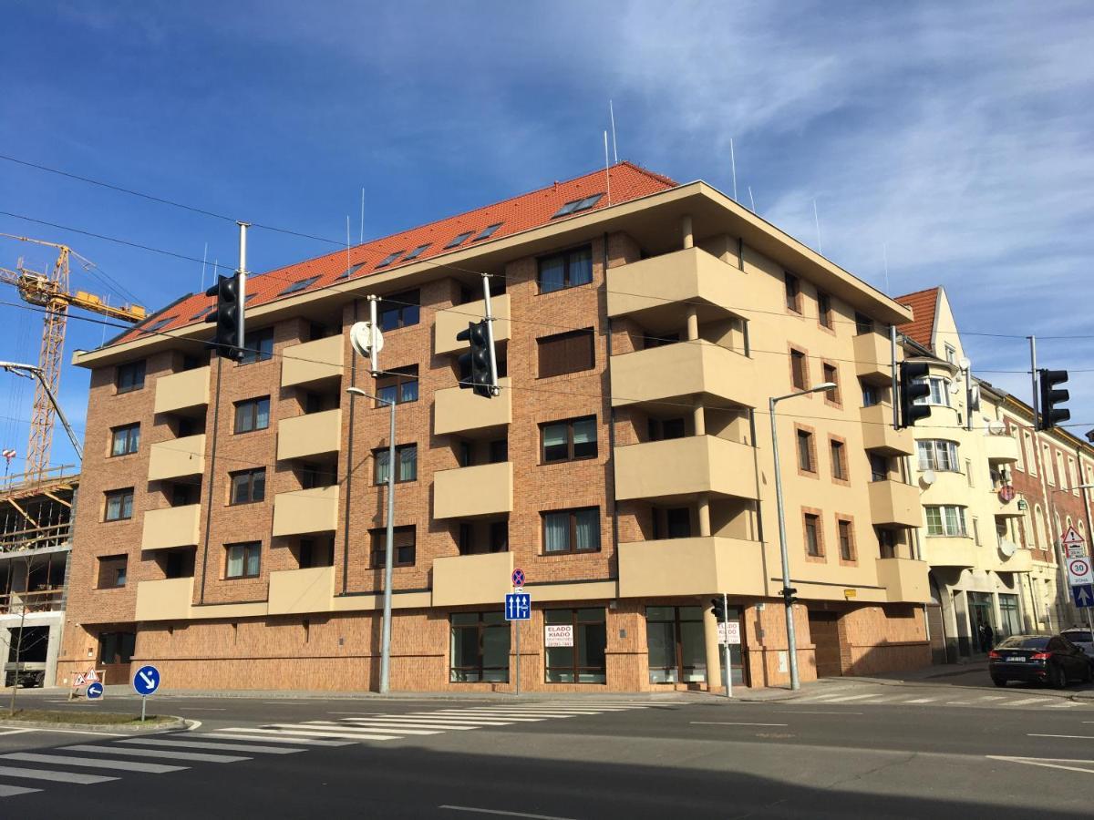 Queen Apartman Debrecen Extérieur photo